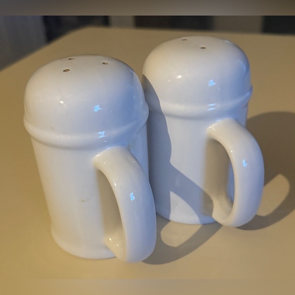Large Rangetop Salt & Pepper Shaker Set - Picture 3 of 8
